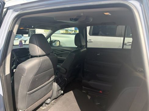 Used 2022 Honda Pilot Touring image 4