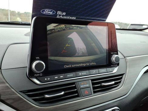 Used 2025 Nissan Altima 2.5 SV image 19