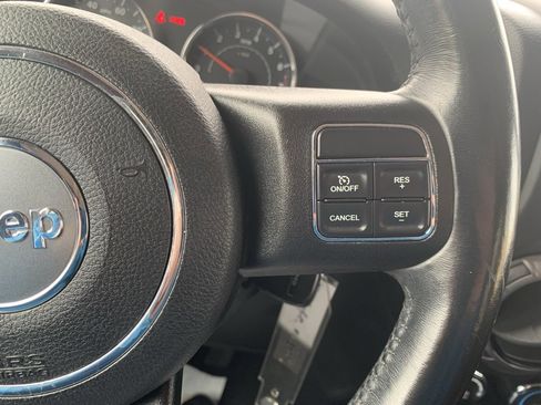 Used 2018 Jeep Wrangler Unlimited Sport S image 15