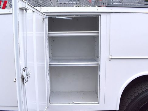 Used 2016 Ford F550 4x4 Regular Cab Super Duty image 22