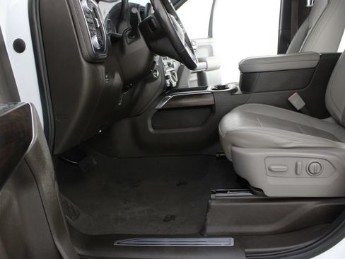 Used 2021 GMC Sierra 1500 SLT w/ SLT Premium Package AWD/4WD image 16