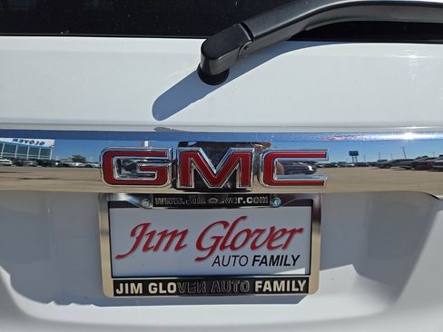 Used 2023 GMC Acadia SLT w/ Preferred Package image 39