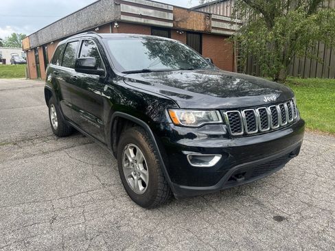 Used 2017 Jeep Grand Cherokee Laredo w/ Quick Order Package 23E AWD/4WD image 2