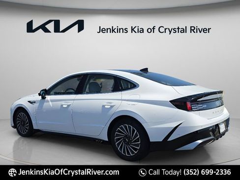 Used 2025 Hyundai Sonata Limited FWD image 10