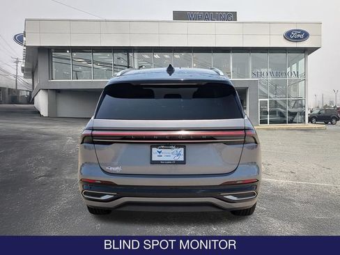 Used 2024 Lincoln Nautilus Reserve AWD/4WD image 7