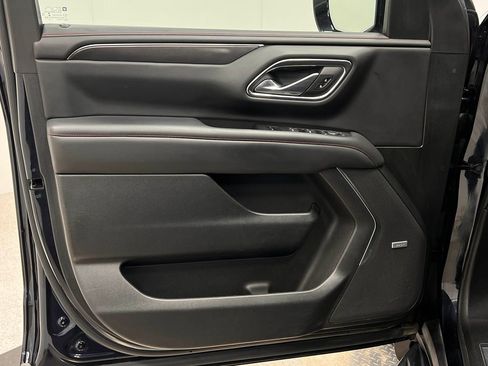 Used 2022 Chevrolet Suburban RST w/ Luxury Package image 15