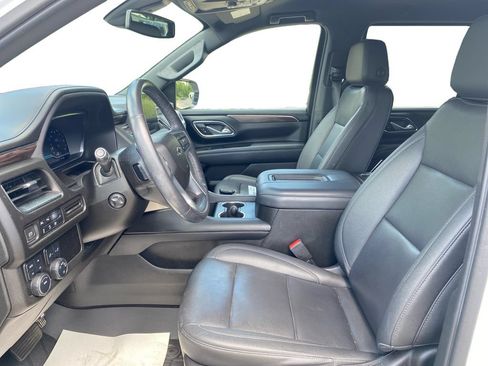 Certified 2022 Chevrolet Tahoe Z71 w/ Luxury Package AWD/4WD image 17