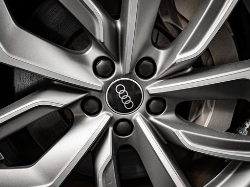 Used 2021 Audi e-tron Premium Plus w/ Premium Plus Package image 8