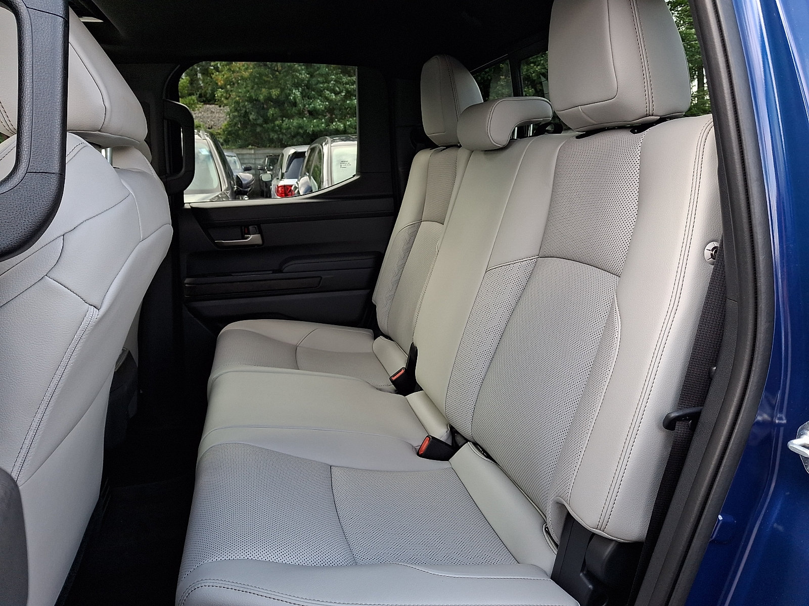Used 2024 Toyota Tacoma Limited w/ Limited Package (LT) AWD/4WD image 9