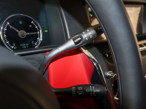 Used 2023 Rolls-Royce Cullinan image 48