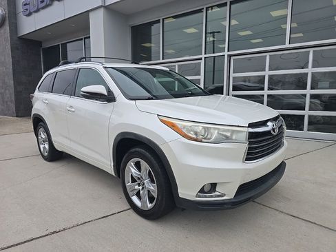Used 2016 Toyota Highlander Limited image 3