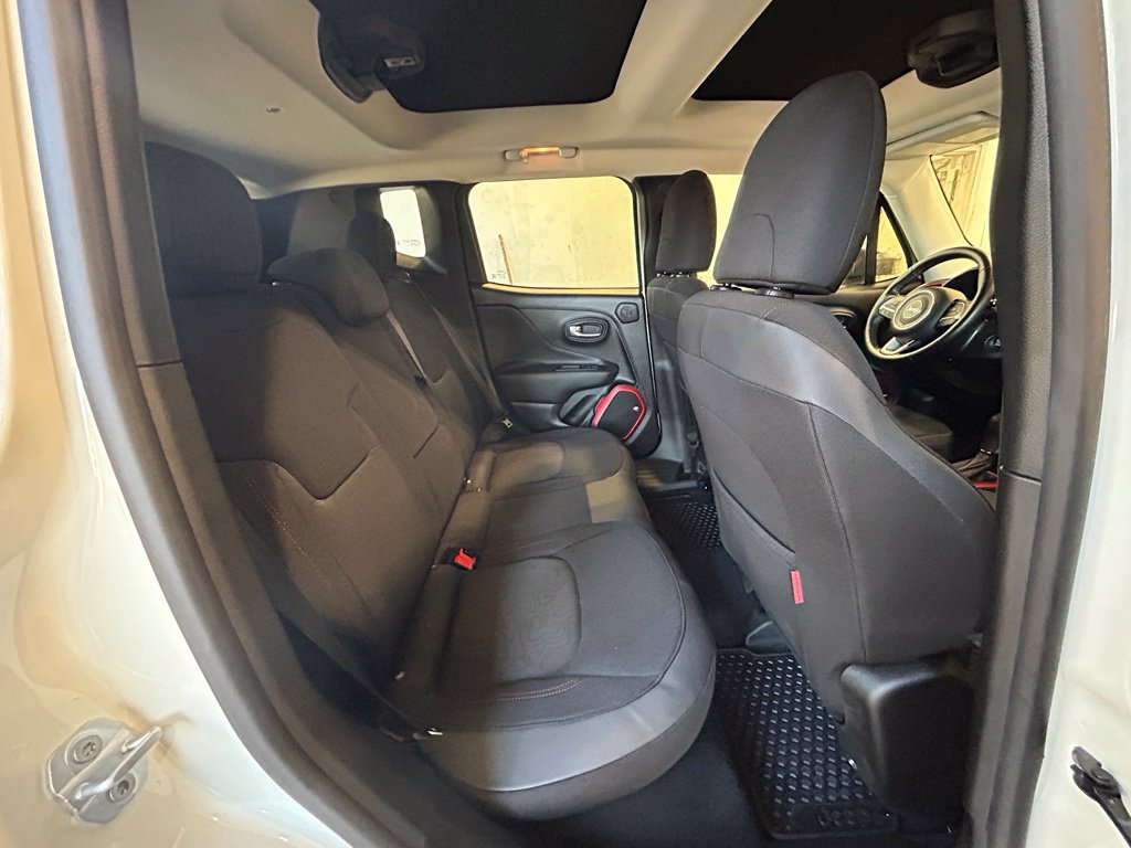 Used 2017 Jeep Renegade Trailhawk AWD/4WD image 32