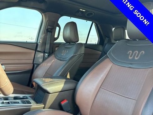 Used 2021 Ford Explorer King Ranch w/ Premium Technology Package image 11