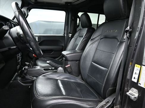 Used 2018 Jeep Wrangler Unlimited Sahara AWD/4WD image 11