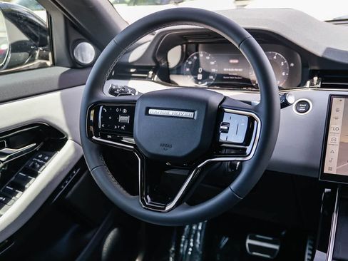 New 2026 Land Rover Range Rover Evoque Dynamic SE AWD/4WD image 15