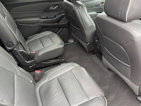 Used 2023 Chevrolet Traverse Premier image 24
