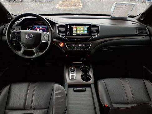 Certified 2022 Honda Pilot TrailSport image 6