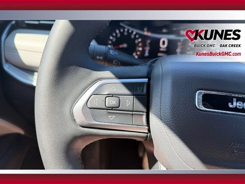 Used 2025 Jeep Compass Limited AWD/4WD image 15