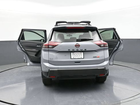 Used 2025 Nissan Rogue SV AWD/4WD image 48