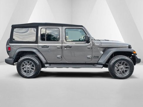 Used 2024 Jeep Wrangler Unlimited Sport AWD/4WD image 10
