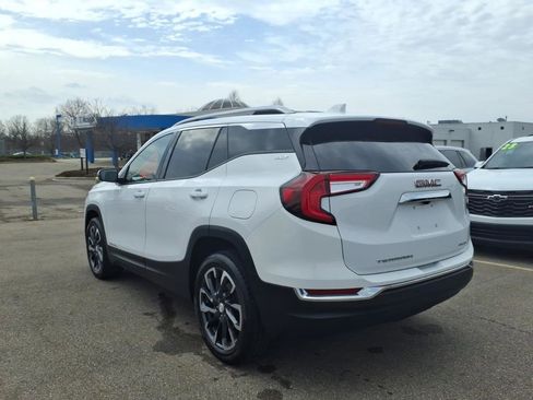 Used 2023 GMC Terrain SLT image 7