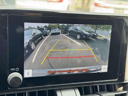 Used 2024 Toyota RAV4 XLE FWD image 4