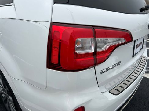 Used 2015 Kia Sorento SX image 30