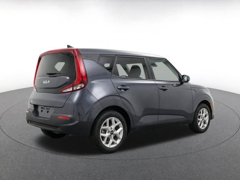 Used 2025 Kia Soul LX w/ LX Technology Package FWD image 9