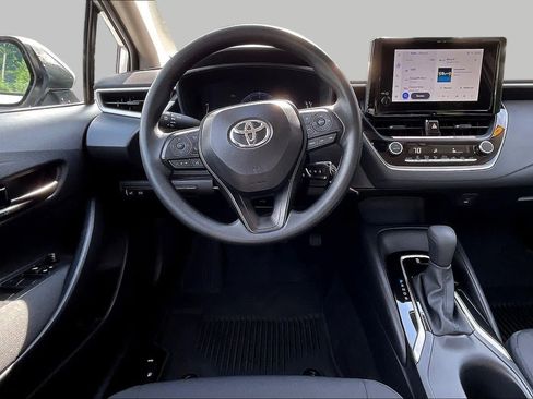 Used 2026 Toyota Corolla LE FWD image 6