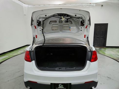 Used 2018 Ford Taurus SE image 29