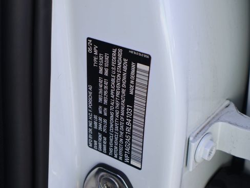 Certified 2024 Porsche Macan S AWD/4WD image 30
