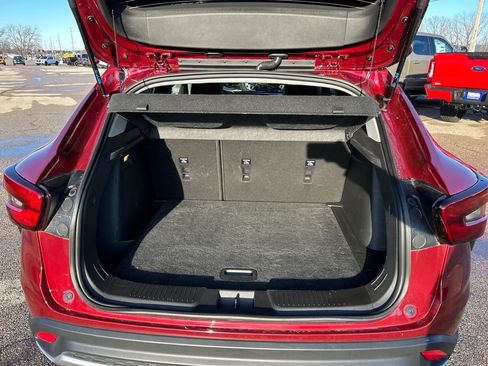 Used 2025 Chevrolet Trax LT image 18