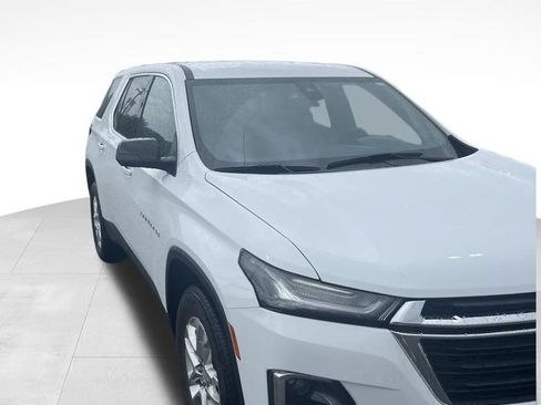Used 2022 Chevrolet Traverse LS FWD image 12