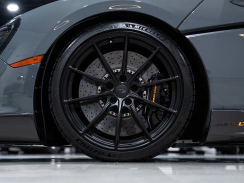 Used 2019 McLaren 600LT RWD image 12