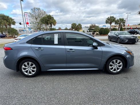 Certified 2025 Toyota Corolla LE image 2