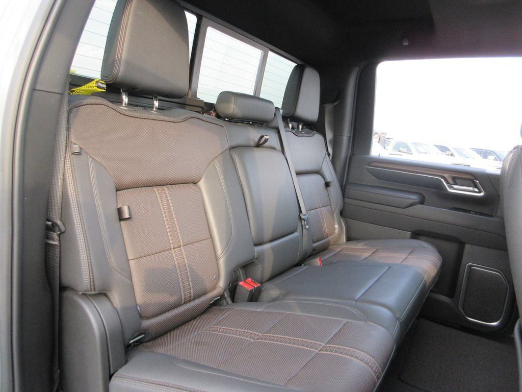 Certified 2024 Chevrolet Silverado 2500 High Country w/ High Country Premium Package AWD/4WD image 27