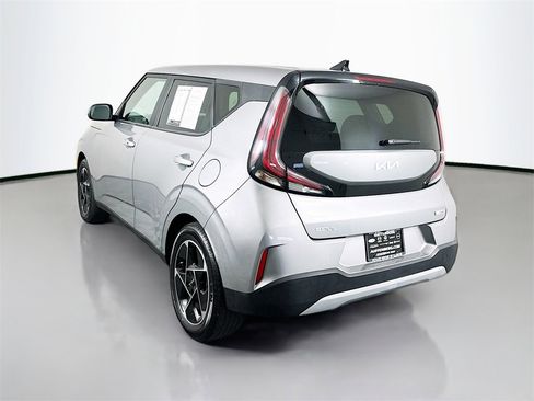 Used 2023 Kia Soul EX image 5
