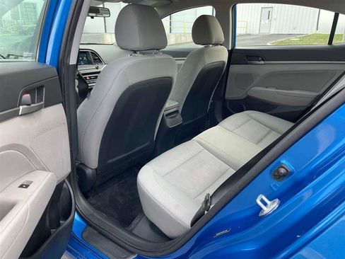 Used 2017 Hyundai Elantra SE image 7