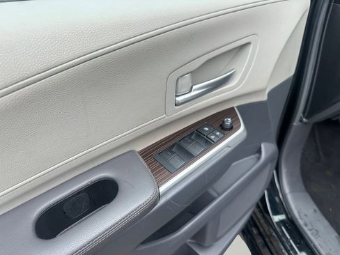 Used 2024 Toyota Sienna XLE image 23