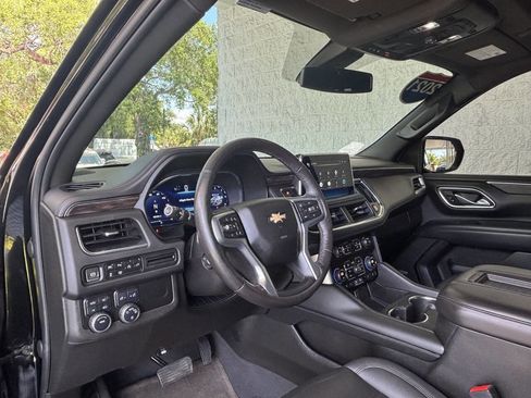 Used 2022 Chevrolet Suburban LT w/ Luxury Package AWD/4WD image 15