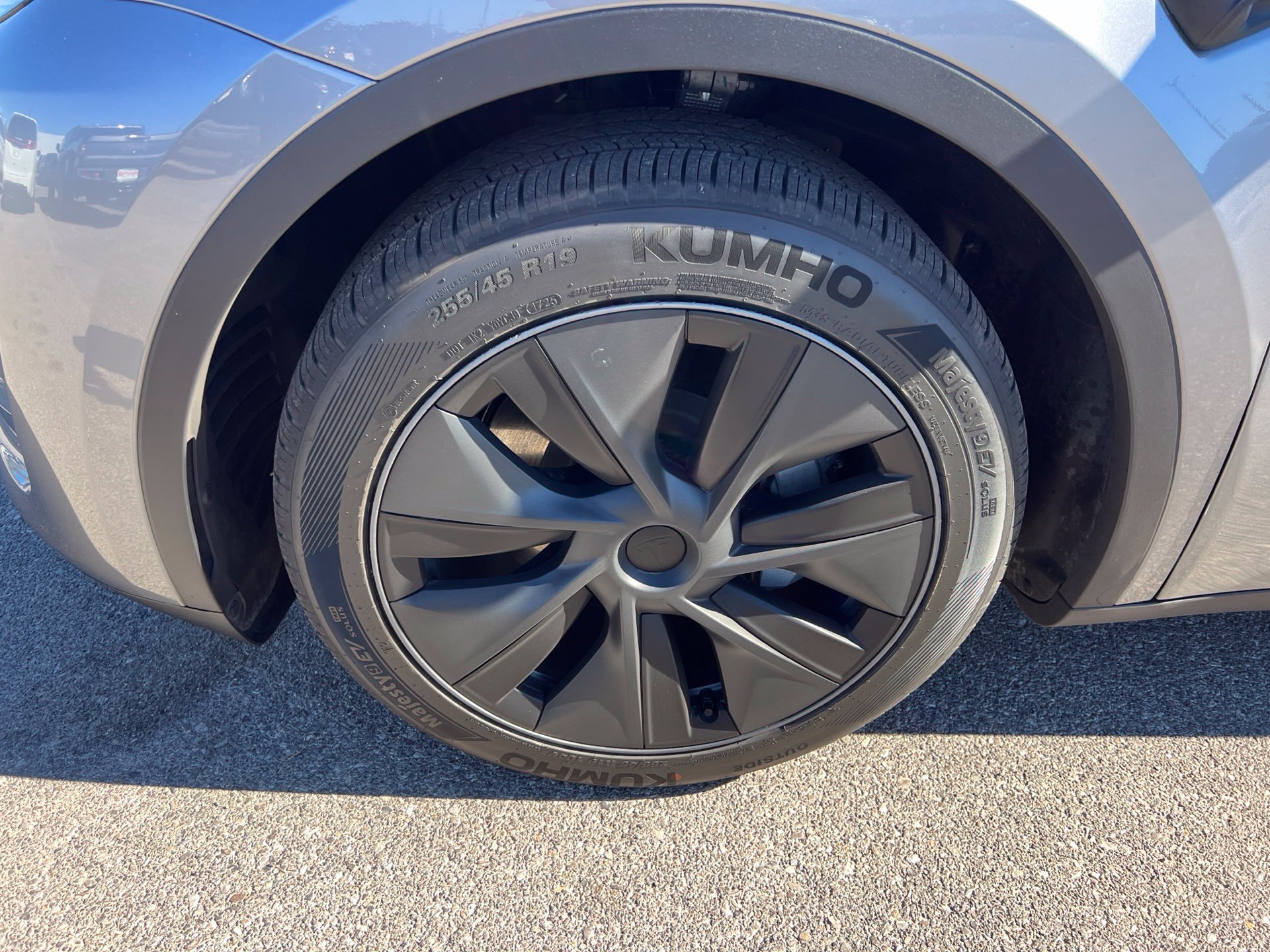 Used 2024 Tesla Model Y Long Range AWD/4WD image 10