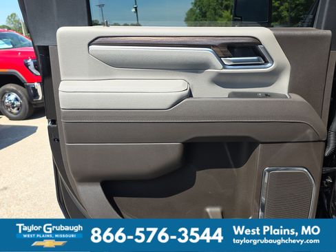 New 2026 Chevrolet Silverado 2500 LT w/ Z71 Chrome Sport Edition AWD/4WD image 27