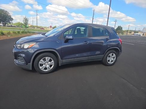 Used 2018 Chevrolet Trax LS FWD image 5