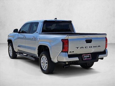 Used 2025 Toyota Tacoma SR5 AWD/4WD image 8
