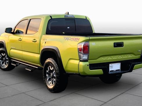 Used 2023 Toyota Tacoma TRD Off-Road w/ Advanced Technology Package AWD/4WD image 12