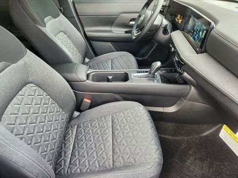 New 2026 Nissan Kicks SV image 10