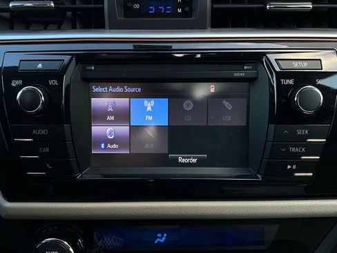 Used 2015 Toyota Corolla LE image 24