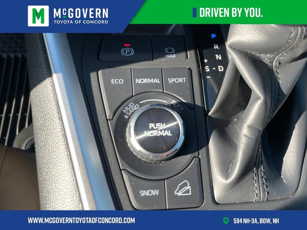 Used 2025 Toyota RAV4 Limited w/ Advanced Technology Package AWD/4WD image 21