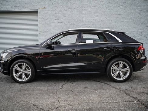 Used 2023 Audi Q8 Premium w/ Convenience Package image 9