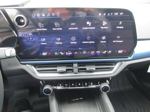 New 2026 Chevrolet Equinox EV LT w/ Convenience Package II image 32